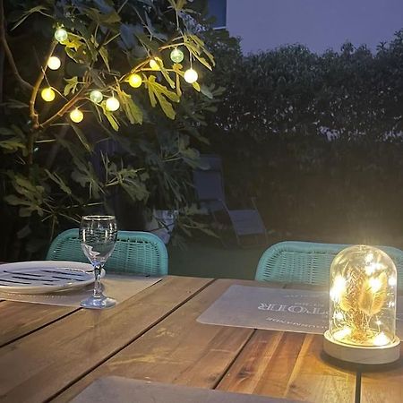 Tres Bel Appartement Contemporain Et Calme Fréjus Exteriör bild