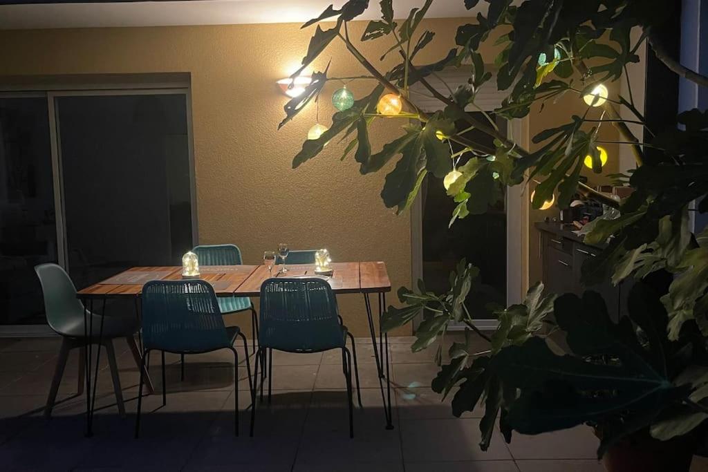 Tres Bel Appartement Contemporain Et Calme Fréjus Exteriör bild