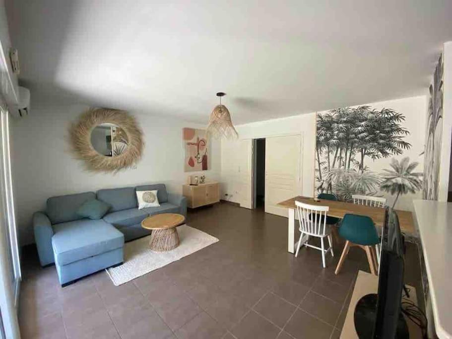 Tres Bel Appartement Contemporain Et Calme Fréjus Exteriör bild