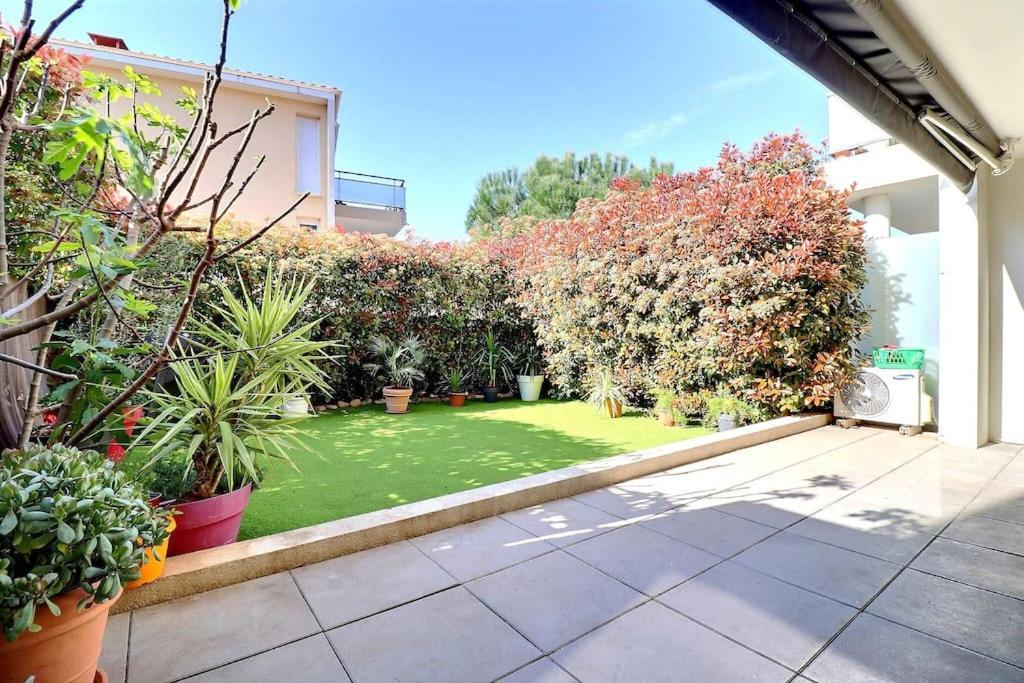 Tres Bel Appartement Contemporain Et Calme Fréjus Exteriör bild