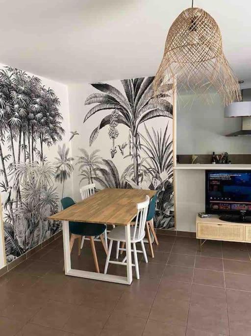 Tres Bel Appartement Contemporain Et Calme Fréjus Exteriör bild