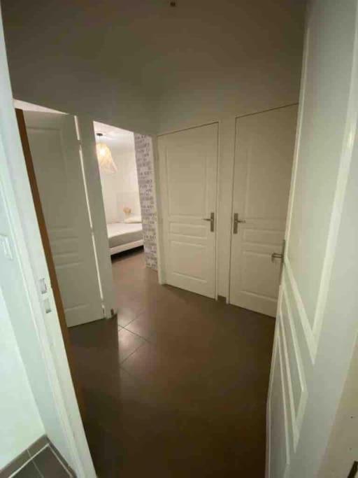 Tres Bel Appartement Contemporain Et Calme Fréjus Exteriör bild
