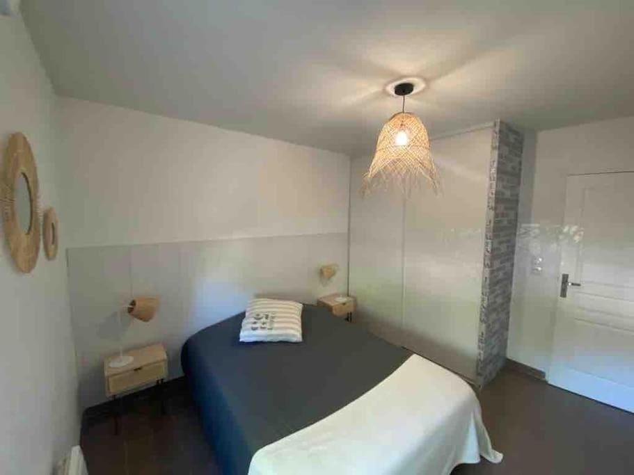 Tres Bel Appartement Contemporain Et Calme Fréjus Exteriör bild